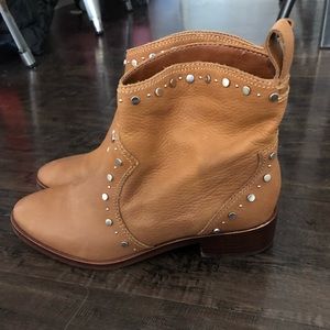 Dolce Vita booties